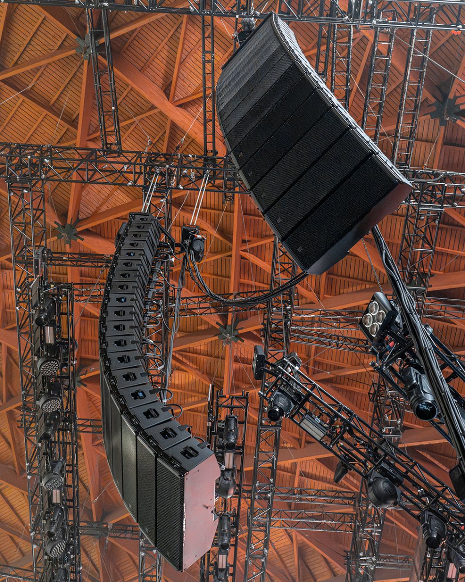 ttaudioofficial's tweet photo. 🔊 Italian rocker 🇮🇹 Luciano Ligabue is back on tour, bringing his electrifying performances to indoor arenas with the help of the powerful TT+ AUDIO GTX line array system.

Read more ➡️ https://t.co/SO3zLV0UuF
-
-
-
#TTAudio #ExperienceTT #GTXSystem #TT #linearraysystems https://t.co/4KRQc0xk8f