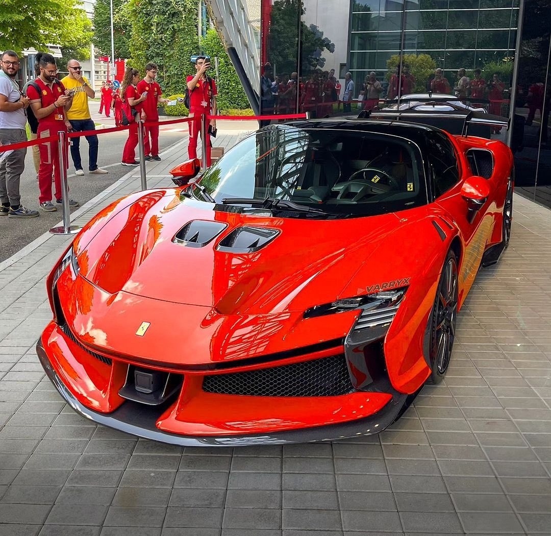 DailyFerrariTM's tweet photo. Ferrari SF90 XX 😳 https://t.co/l5WBymS0IF