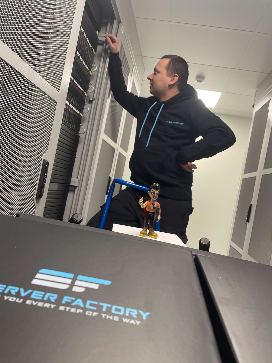 fractionservers's tweet photo. Just got a delivery of Just received a delivery of Ryzen and X12 Supermicro Microclouds from @ServerFactory along with some hoodies the team here were keen to put on! Franks wondering if they come in his size! https://t.co/bBBDc7mrfj