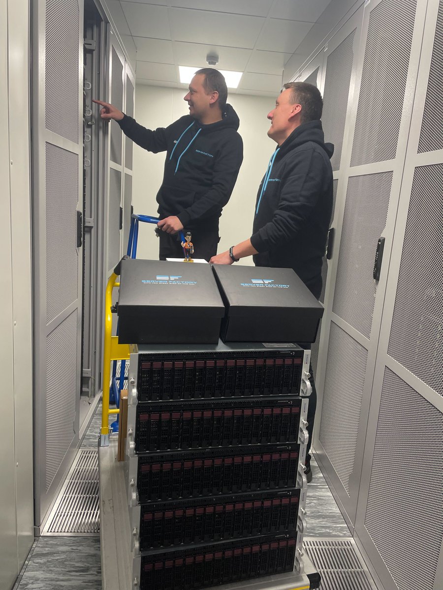 fractionservers's tweet photo. Just got a delivery of Just received a delivery of Ryzen and X12 Supermicro Microclouds from @ServerFactory along with some hoodies the team here were keen to put on! Franks wondering if they come in his size! https://t.co/bBBDc7mrfj