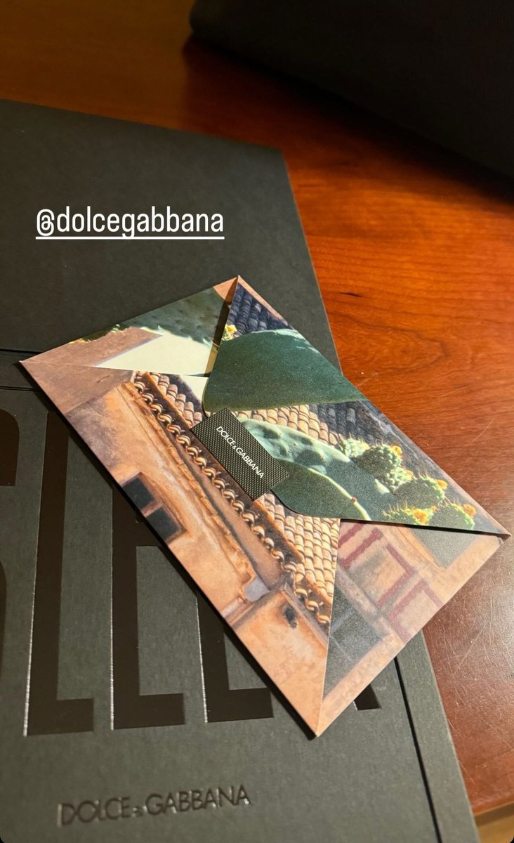 ㅤ` ִ  ☆゙    The remarkable invitation from 𝐃𝐎𝐋𝐂𝐄&amp;𝐆𝐀𝐁𝐁𝐀𝐍𝐀 set a pulse racing with joy with each beat, and hearts danced to unexpected tunes that spanned the ages.    ֢   🦢̼ࣳ   𖧧