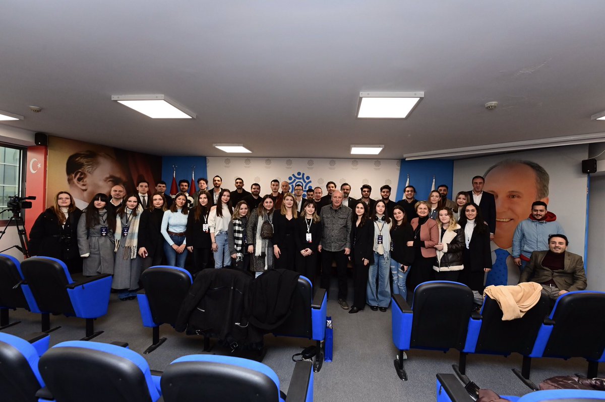 vekilince's tweet photo. İstanbul Bilgi Üniversitesi Uluslararası İlişkiler Kulubünü, Genel Merkezi'mizde misafir ettik. Burası sizin de eviniz gençler, her zaman beklerim 😊 https://t.co/kQLWXogKH6