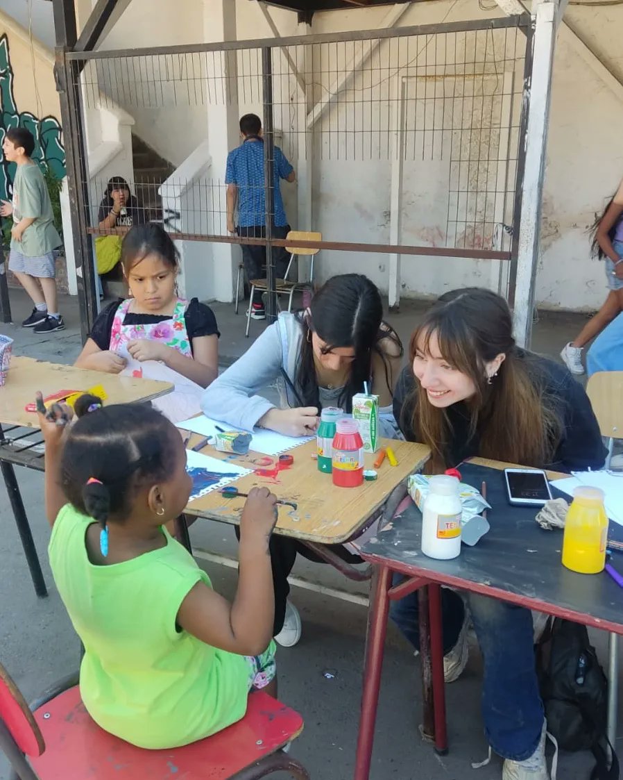 El lunes 15 de enero comenzaron las Colonia Urbanas, para niños y niñas de <a href="/Barrio_Yungay/">Barrio Yungay</a>, que coordinó Fundación Fre y Parroquia San Saturnino.
La actividad formó parte de las iniciativas de la #FiestaDelRoto2024.
#YungayEnElCorazon 
#LosPatrimoniosDignifican