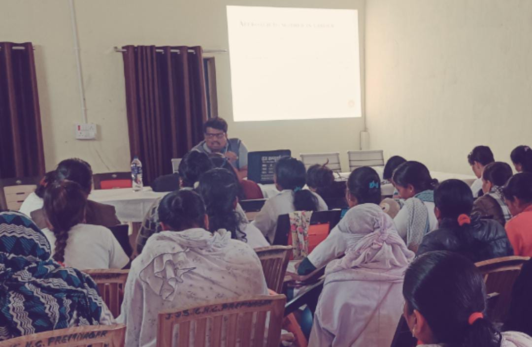 NISHTHA_CPHC's tweet photo. Knowledge is power! #NISHTHA facilitated #ANC and #HRP orientation for 80 ANMs, 38 CHOs, and 16 staff nurses in Surajpur, #Chhattisgarh. Enhancing skills in #HRPs, quality #ANCservices, post-partum #familyplanning services, and obstetric emergency management at @A_ArogyaMandir https://t.co/EpAifORWYC