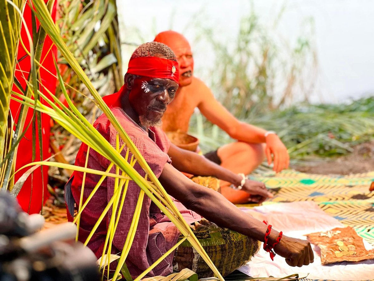 #FOOTEUSES
Réalisation : <a href="/francisgole/">Monsieur Francis</a> 

#StudioFS #Prodim #SerieTv #LifeTv