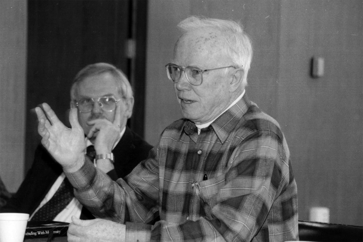 With heavy hearts we share news of the passing of distinguished historian and Laetare medalist J. Philip Gleason. He was 96. A funeral Mass will take place this Thursday, Jan. 25 at 2:30 p.m. here at Notre Dame. Read more about Gleason’s life and legacy: cushwa.nd.edu/news/in-memori…