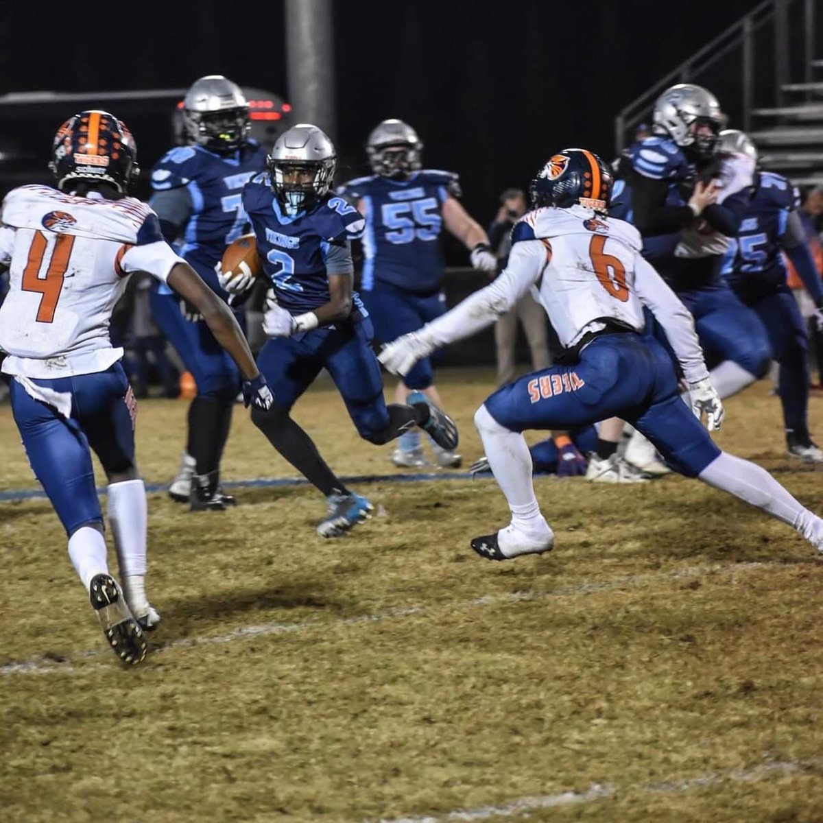 freemantriston5's tweet image. Im a 5’10 160 Wr/Olb  Still looking for a home 🏡 Flim-hudl.com/profile/165911…