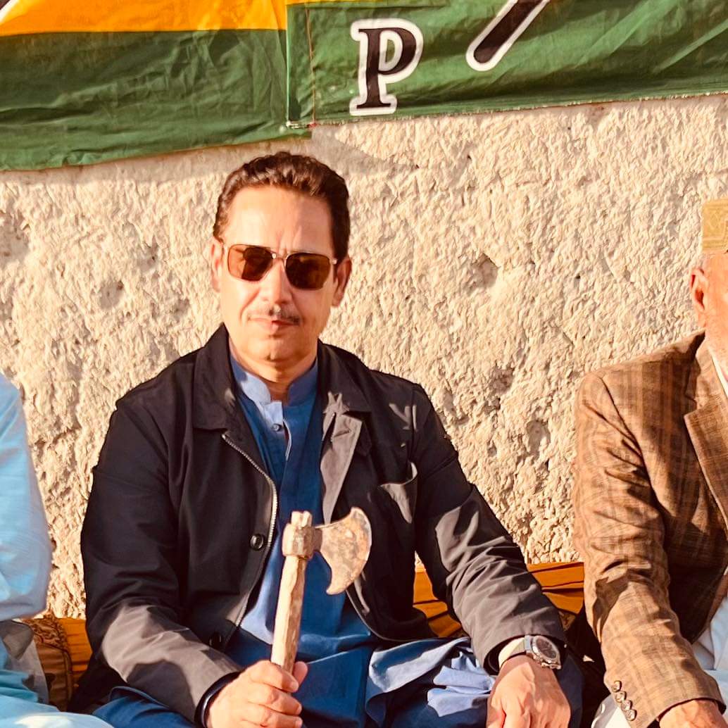 SyedAdnan_BSO's tweet photo. جو طوفانوں میں پلتے جا رہے ہیں
وہی دنیا بدلتے جا رہے ہیں
#leader
#WeAlwaysSupportyou
@Senator_Baloch https://t.co/jQuYrt8mLf
