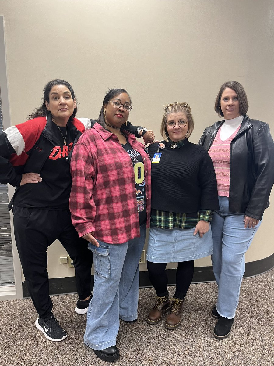 #90sDayatSAISD We be chillin’!