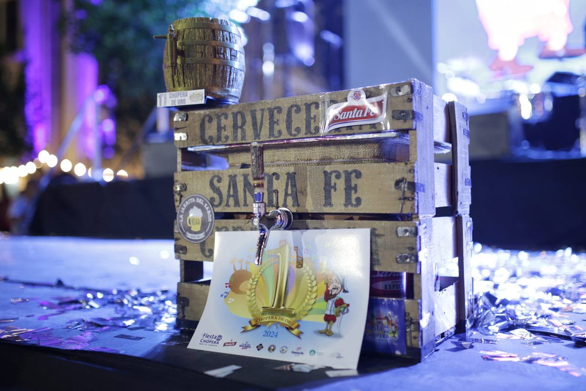 carlospereiraSF's tweet photo. 👏Pasó otra Fiesta de la #Chopera!!
🍺La primera edición fue en 2013 y hoy ya es uno de los grandes eventos de la Ciudad.
🍻Desde el @ConcejoSantaFe seguimos apoyando una celebración única en el mundo, con la chopera como un emblema que identifica nuestra cultura gastronómica. https://t.co/hTzg1feV4K