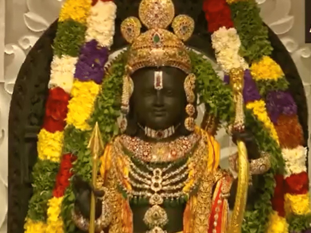 DipaAngel11's tweet photo. Today the day has come which everyone was eagerly waiting for. Congratulations everyone #RamLallaVirajman #AyodhaRamMandir #AyodhaRamMandir #jayshreeram #JaiShreeRaam #RamMandirPranPrathistha https://t.co/iQbSnTFFPI