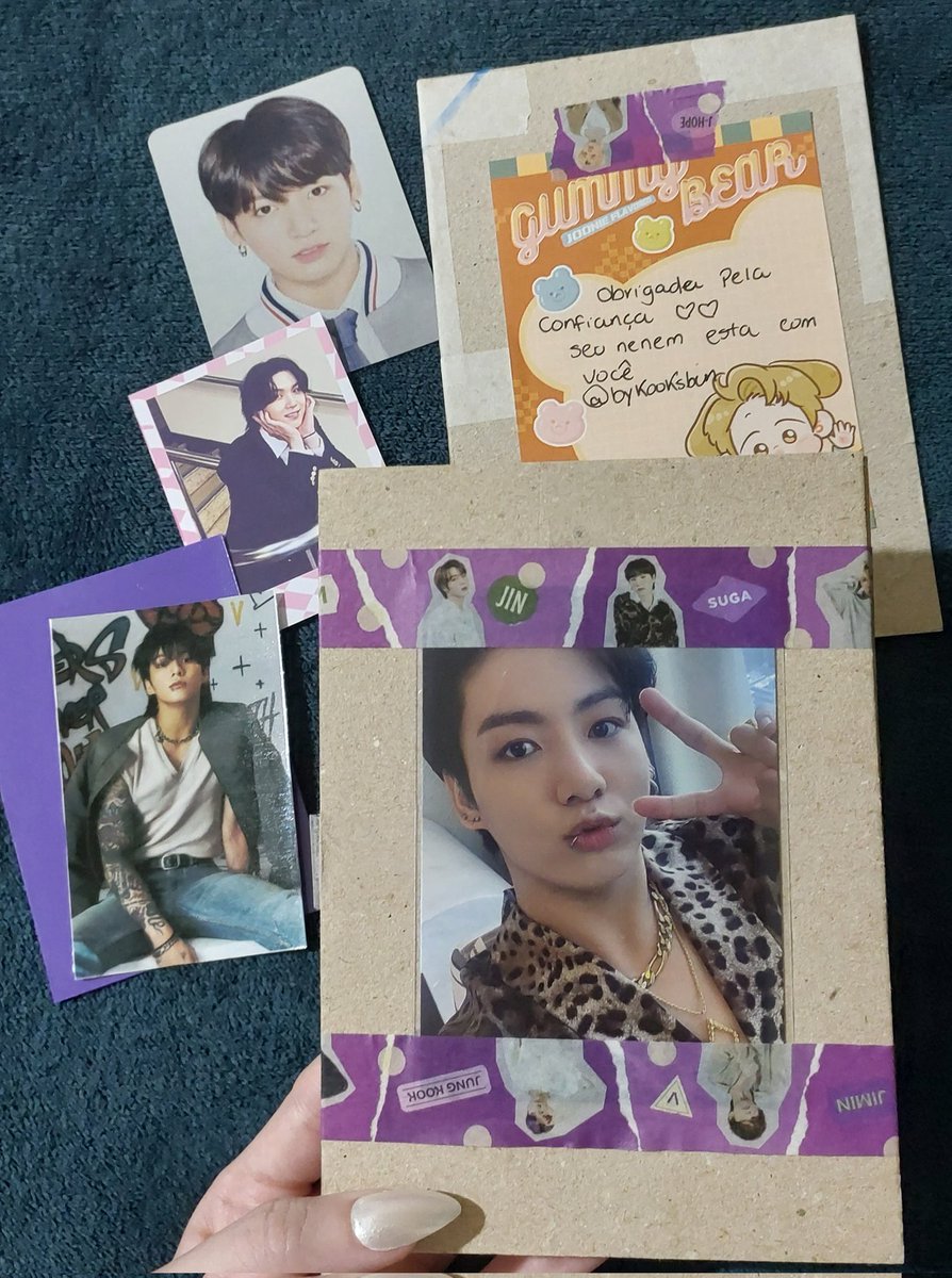 thblueflower's tweet photo. 💌 ~♡ Feedback mega positivo pra @bykooksbun 💕

A venda foi super tranquila, chegou super rápido e perfeitinho, muito bem embalado e ainda veio com mimos lindo, além de ser super atenciosa e solícita durante todo o processo! 

Muito obrigada por me vender esse lindinho 💜 https://t.co/2dq8Z98ih5