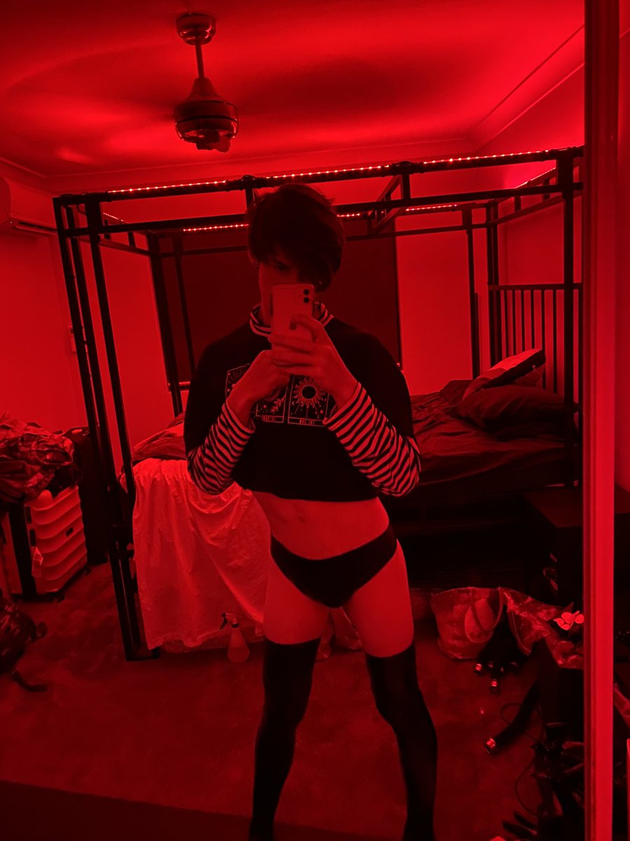 Trying on latex + gay femboy sex + pizza with the homies is a classic combo imo