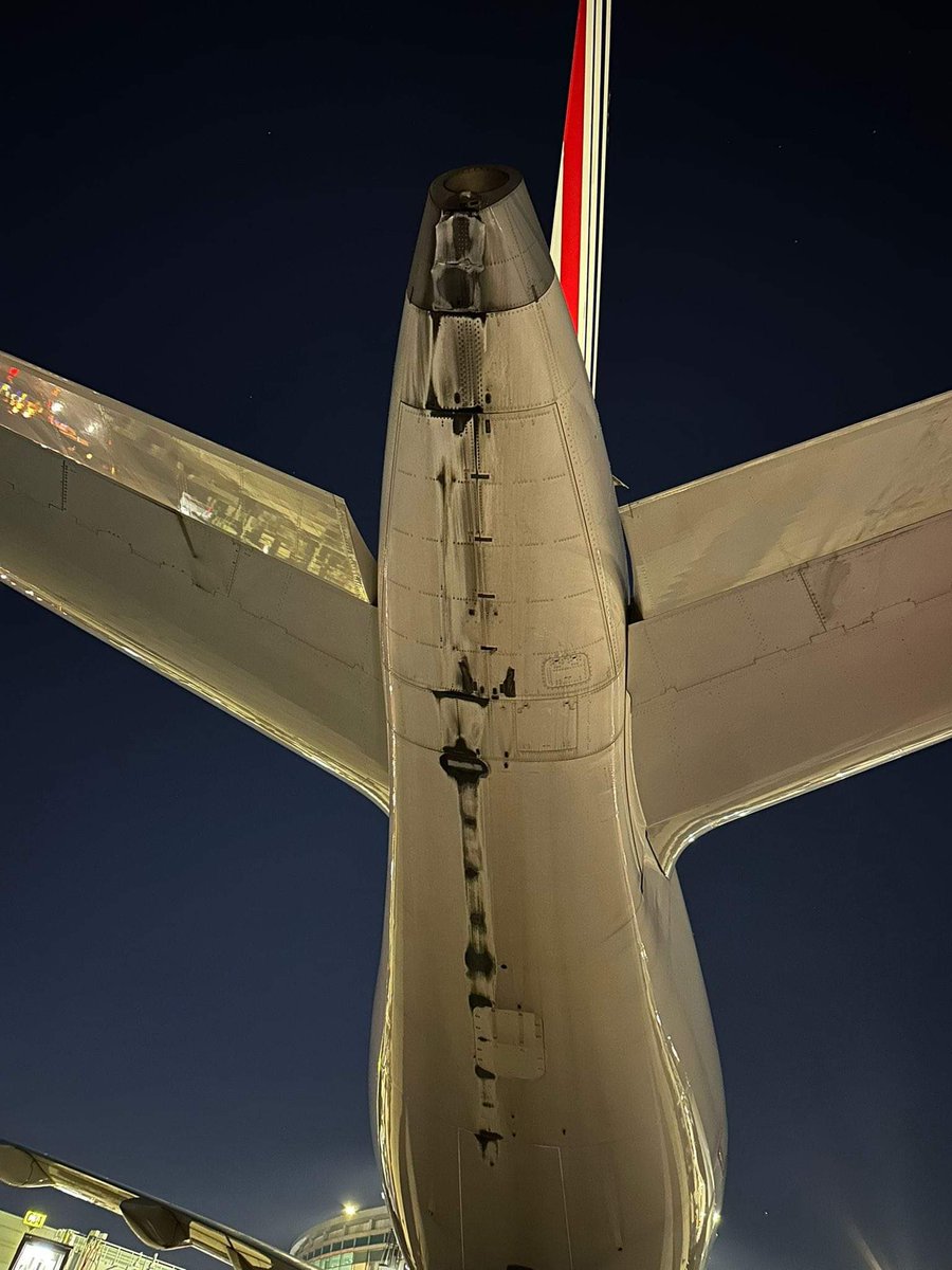 Transponder1200's tweet photo. El Airbus #A350-900 de #AirFrance 🇫🇷 matrícula F-HTYH experimentó un "tail strike" durante el aterrizaje 🛬 en Toronto 🇨🇦, cuando cumplía el vuelo #AF356.
Más información: https://t.co/G69Ni8aVJA https://t.co/BXJQAgWkpY