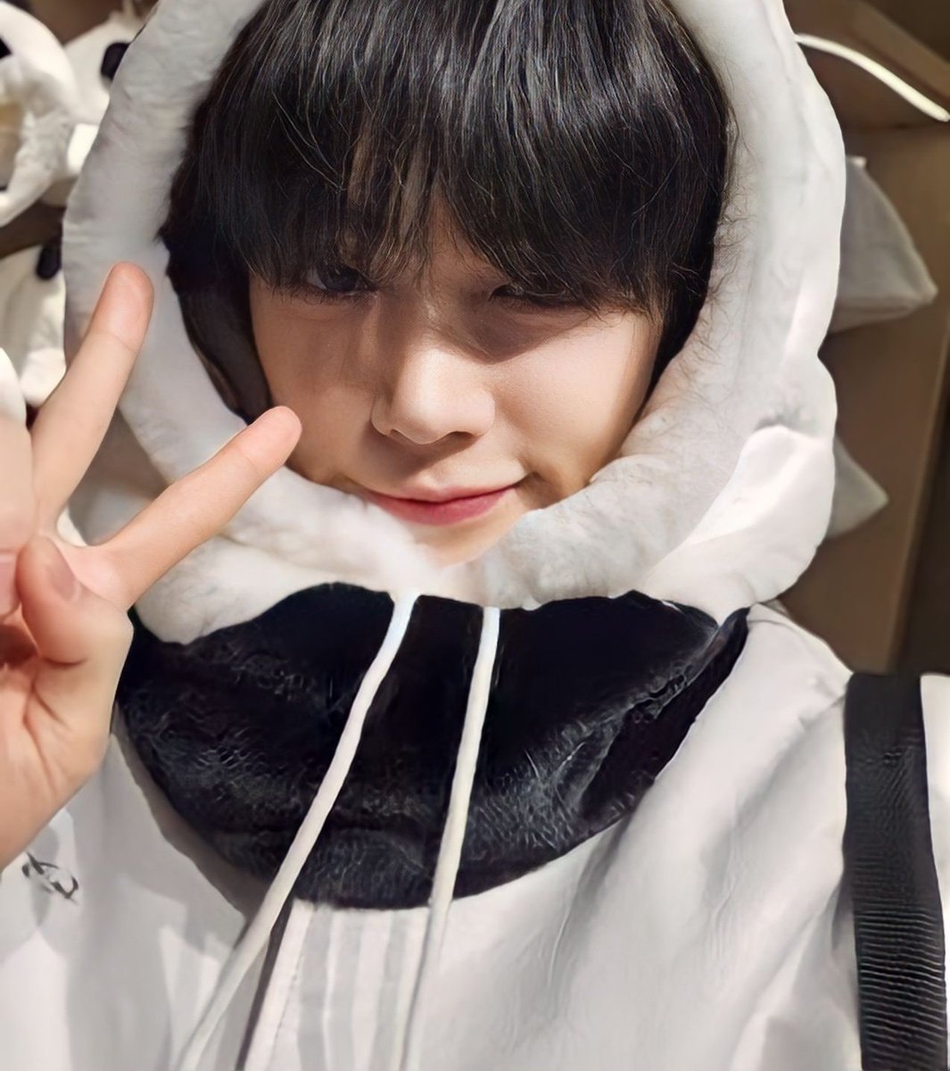 ⠀          ⢀⠤⠤⣀ ⠀⡠ ⠉⠉⡀
        ⠀  ⡅⠀   ⠤⠉⢱⠤ ⠀  ⡅⠀
           ⠀⠸⡀⠀⡠⠃⠈⠒⠤⠐