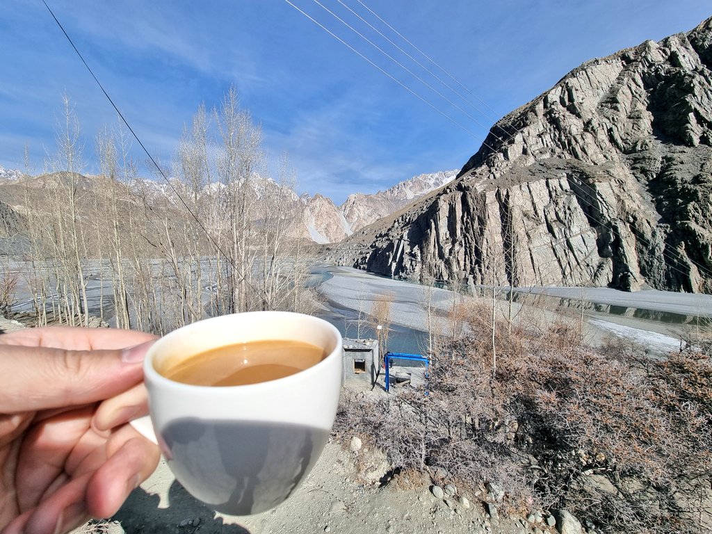 nonstopeurotrip's tweet photo. Let's start the #TeaWithAView hashtag as I'm sure getting a good collection of photos from #Pakistan 🇵🇰☕ Post yours below 👇🏻👇🏻👇🏻#NonstopEurotrip https://t.co/Htsl7jCqOd