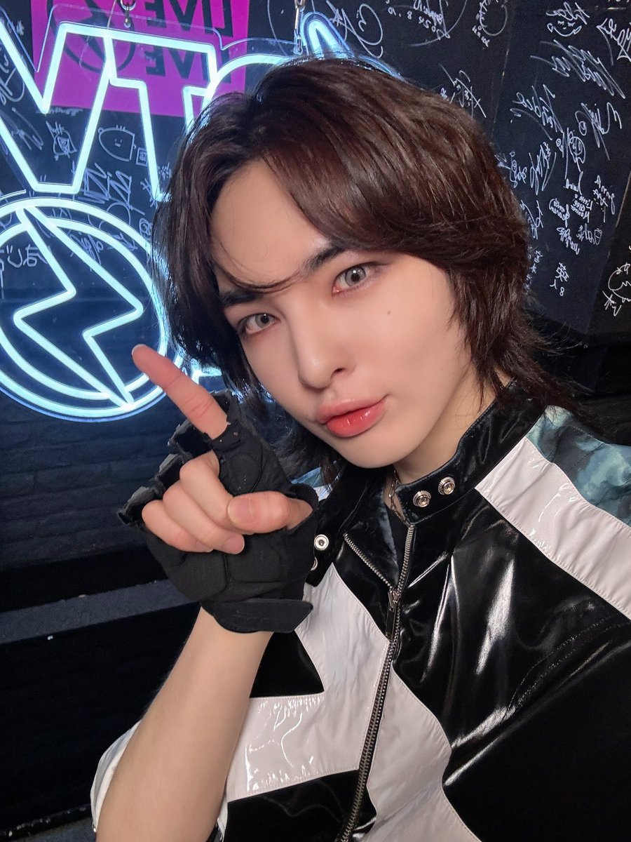 by_EPEX's tweet photo. [#뮤]

걱정시켜서 미안해 😭 항상 너무 고맙고 😉 
CDTV ライブ!ライブ! 일본에서 첫 생방송 무대도 완료 !!! 

#EPEX #이펙스 #MU #뮤 https://t.co/b62EoicDT6