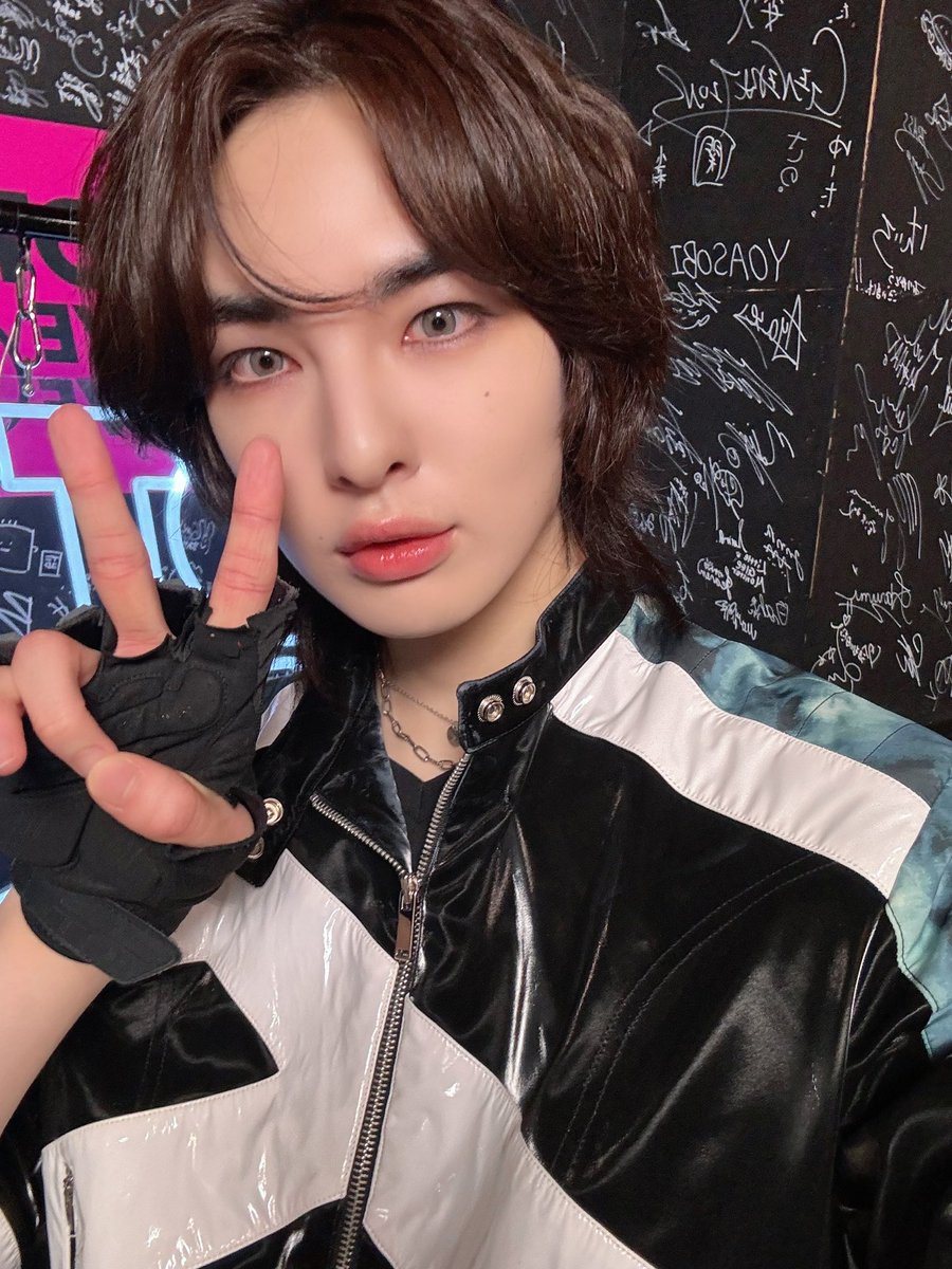by_EPEX's tweet photo. [#뮤]

걱정시켜서 미안해 😭 항상 너무 고맙고 😉 
CDTV ライブ!ライブ! 일본에서 첫 생방송 무대도 완료 !!! 

#EPEX #이펙스 #MU #뮤 https://t.co/b62EoicDT6