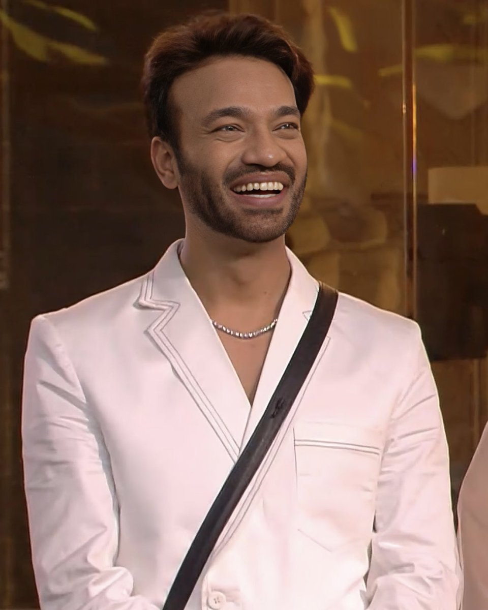 jainvick's tweet image. Last Weekend Ka Vaar but now it's time for Vicky Bhaiya to shoot Vijay Ka Baan because he has entered the Finale week 🥳✨

@ColorsTV @BeingSalmanKhan @JioCinema @EndemolShineIND 

#VickyJain #Vicky #FinaleWeek #BiggBoss #BB17 #DilDimaagAurDum #Colors #SalmanKhan #JioCinema