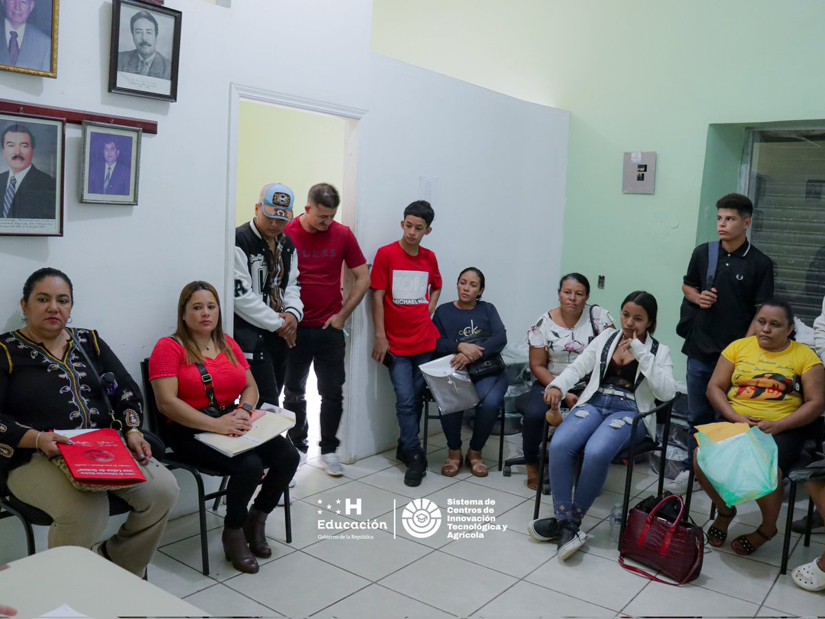 scitahonduras's tweet photo. ¡Proceso de matrícula en marcha para jóvenes de Gualaco, Patuca, San Esteban, Campamento y Juticalpa en el departamento de Olancho! 📚🎓 #MatrículaSCITA #Educación #Olancho https://t.co/Kl1EBE1OC9