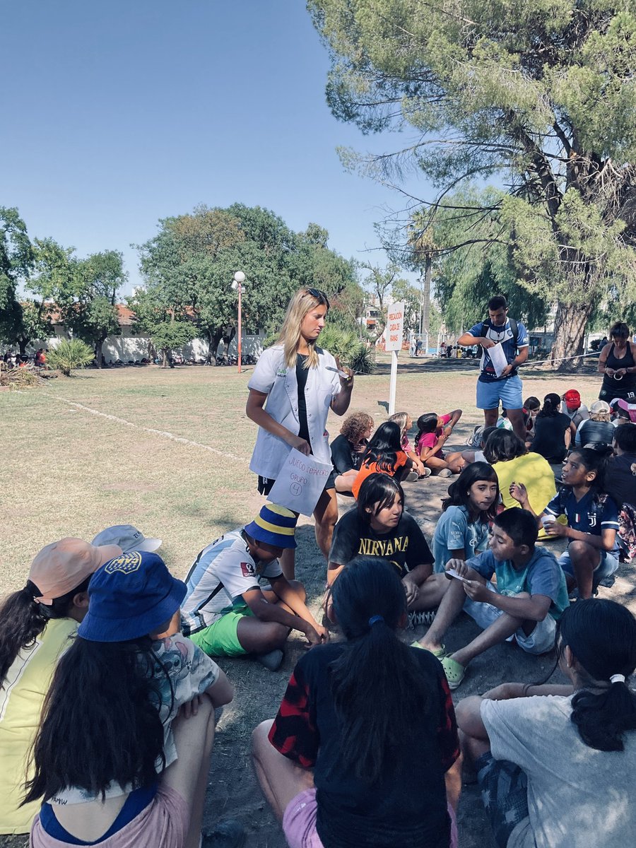 regsanuno's tweet photo. 🗣️A través de cuentos y juegos, aprendieron sobre alimentación saludable, a lavarse las manos y a vincularse respetuosamente con sus compañeritos. 

 ↗️Gracias al trabajo conjunto con el @MunicipioBahia, seguimos acercándonos y cuidando a nuestra comunidad. ¡Vamos por más! https://t.co/EX9K5HCmGu