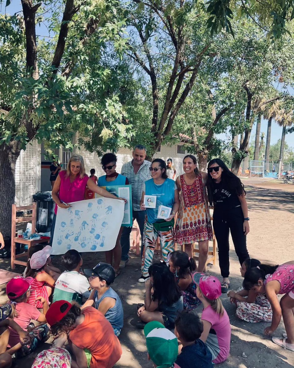 regsanuno's tweet photo. 🗣️A través de cuentos y juegos, aprendieron sobre alimentación saludable, a lavarse las manos y a vincularse respetuosamente con sus compañeritos. 

 ↗️Gracias al trabajo conjunto con el @MunicipioBahia, seguimos acercándonos y cuidando a nuestra comunidad. ¡Vamos por más! https://t.co/EX9K5HCmGu