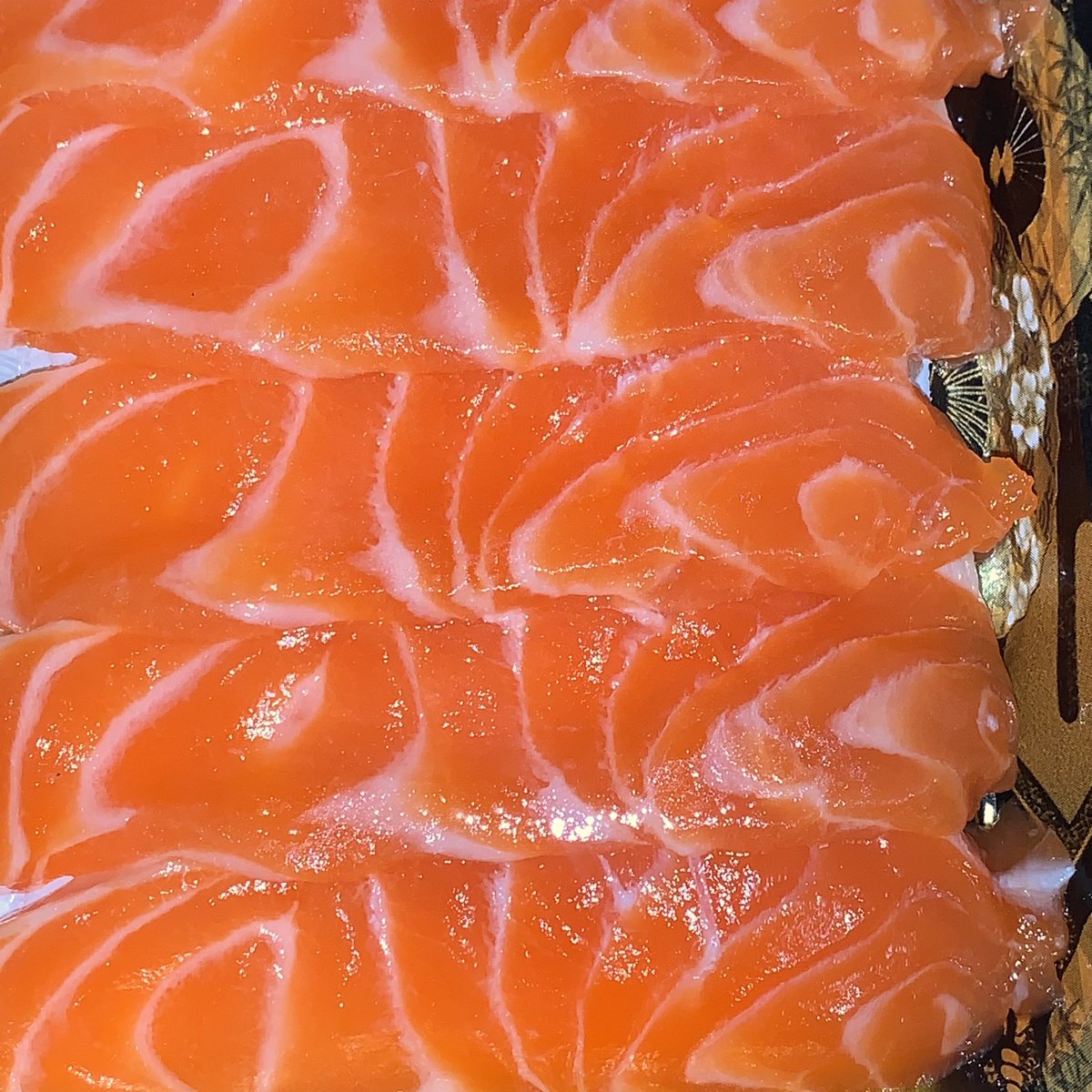 AKittenRook's tweet photo. She didn't just borrow $200 from (Reader)'s credit card to buy fresh Sashimi, because she do like quality fish ~✨

Now do not interrupt, staring at how pretty it is. https://t.co/hays6FyFXR