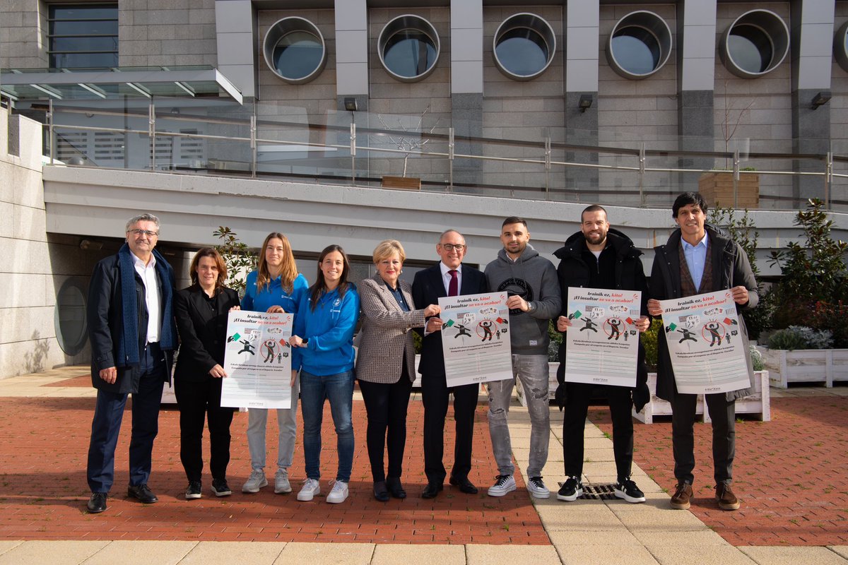 Alaves's tweet photo. ¡𝐄𝐥 𝐢𝐧𝐬𝐮𝐥𝐭𝐚𝐫 𝐬𝐞 𝐯𝐚 𝐚 𝐚𝐜𝐚𝐛𝐚𝐫!
𝐈𝐫𝐚𝐢𝐧𝐢𝐤 𝐞𝐳, 𝐤𝐢𝐭𝐨! 

Apoyamos la campaña de @Araba por el respeto en el Deporte Escolar ✋🏼🛑

#GoazenGlorioso https://t.co/qABn5zuVhU
