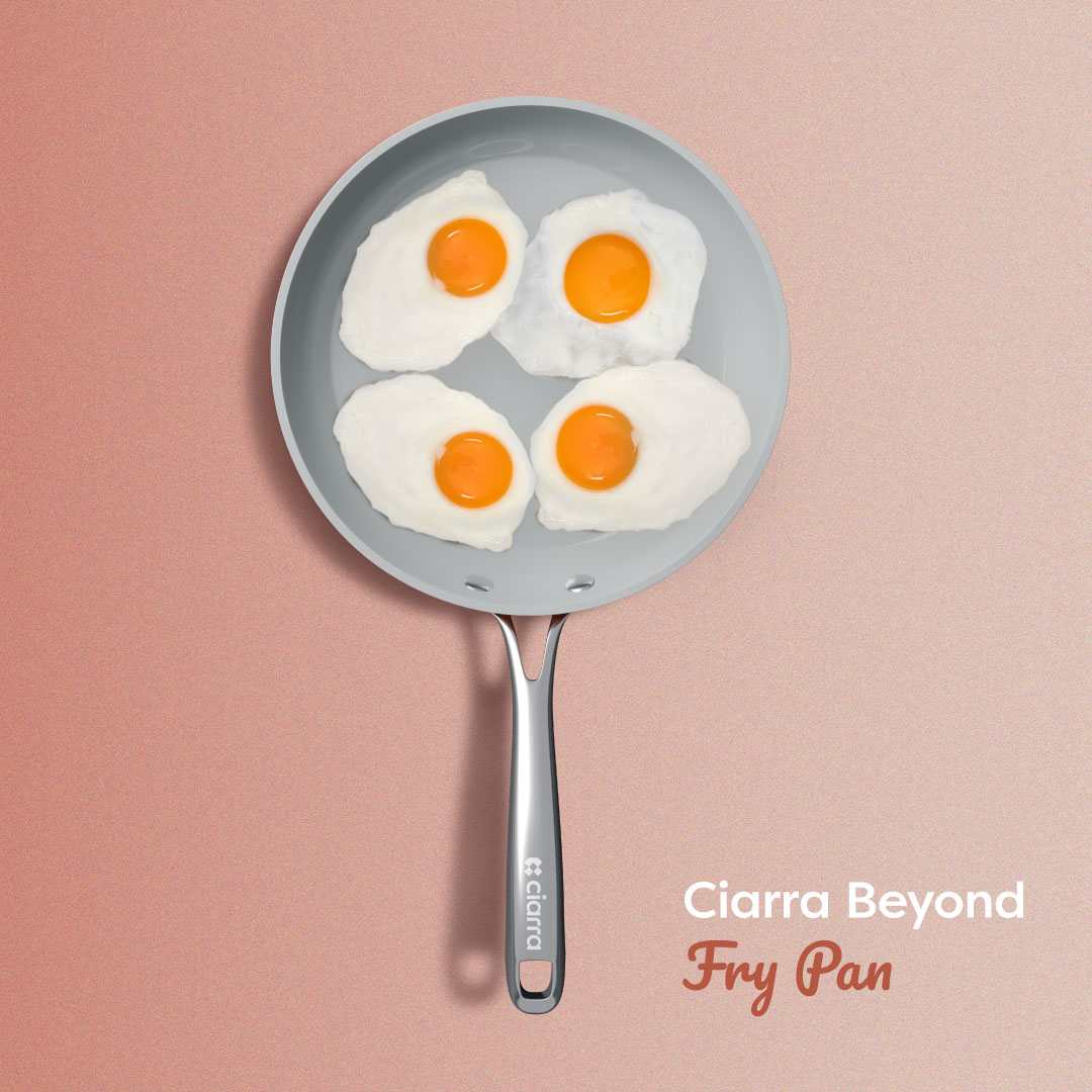 CIARRAbrand's tweet image. You may wonder, how big is our cookware?

Hmm, the fry pan contains 4 fried eggs. (normal chicken egg) 👀👀
The sauté pan contains 6. 

#ciarra #ciarracookware #beyondcookware #ciarrabeyondcookware #cookware