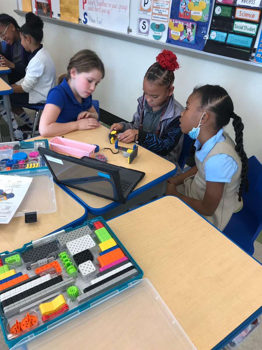 MckennaJ72's tweet image. Teamwork makes the dream work.  #STEMStartsEarly