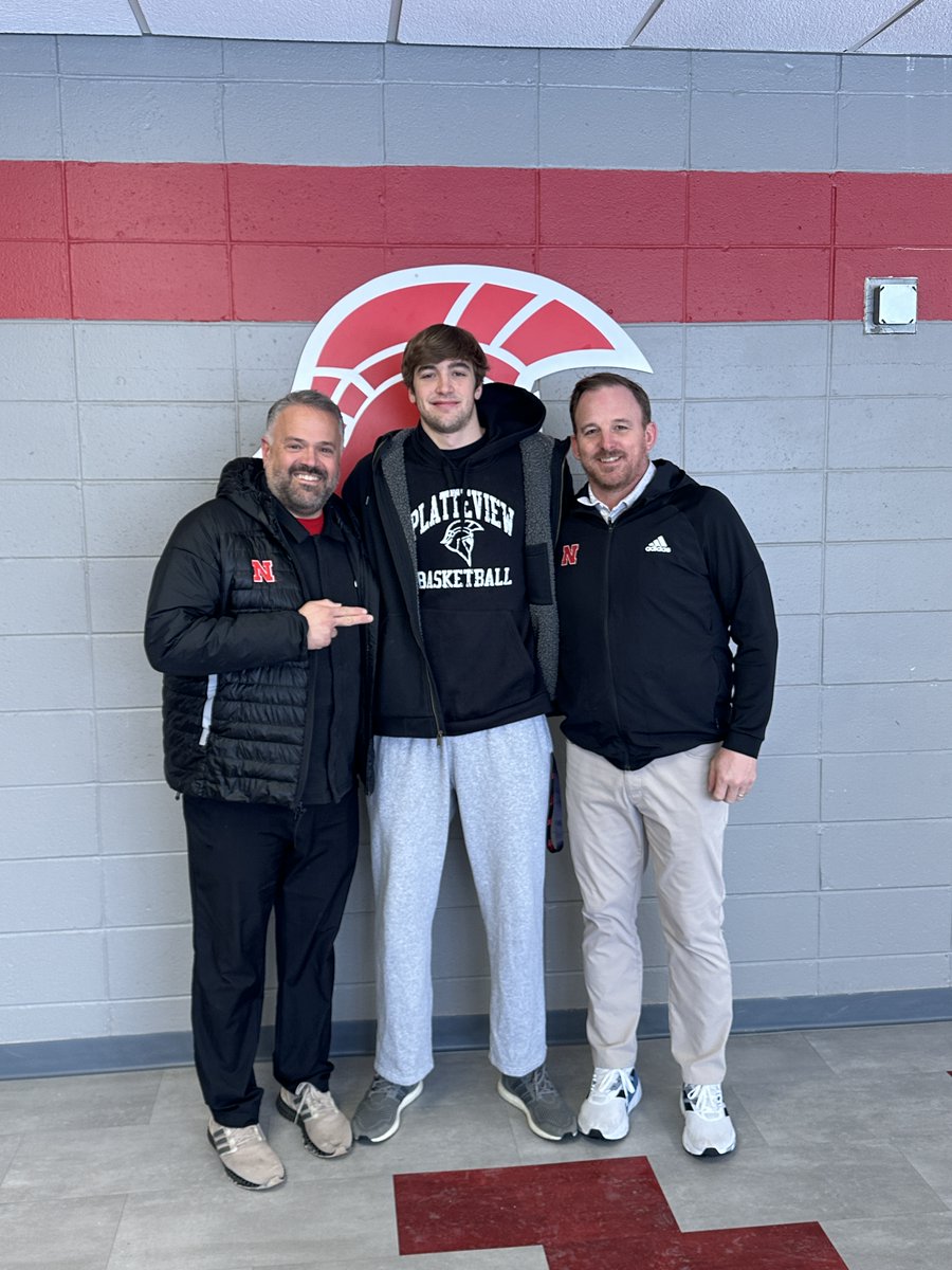 PlatteviewFB's tweet image. We really enjoyed having @CoachMattRhule and @Coach_Satt of @HuskerFootball on campus this morning to visit.  Two really genuine and sincere men.  We hope you enjoyed your visit to campus....and we hope Black Sheep Coffee was everything you hoped it would be!
@ReimanZebert527