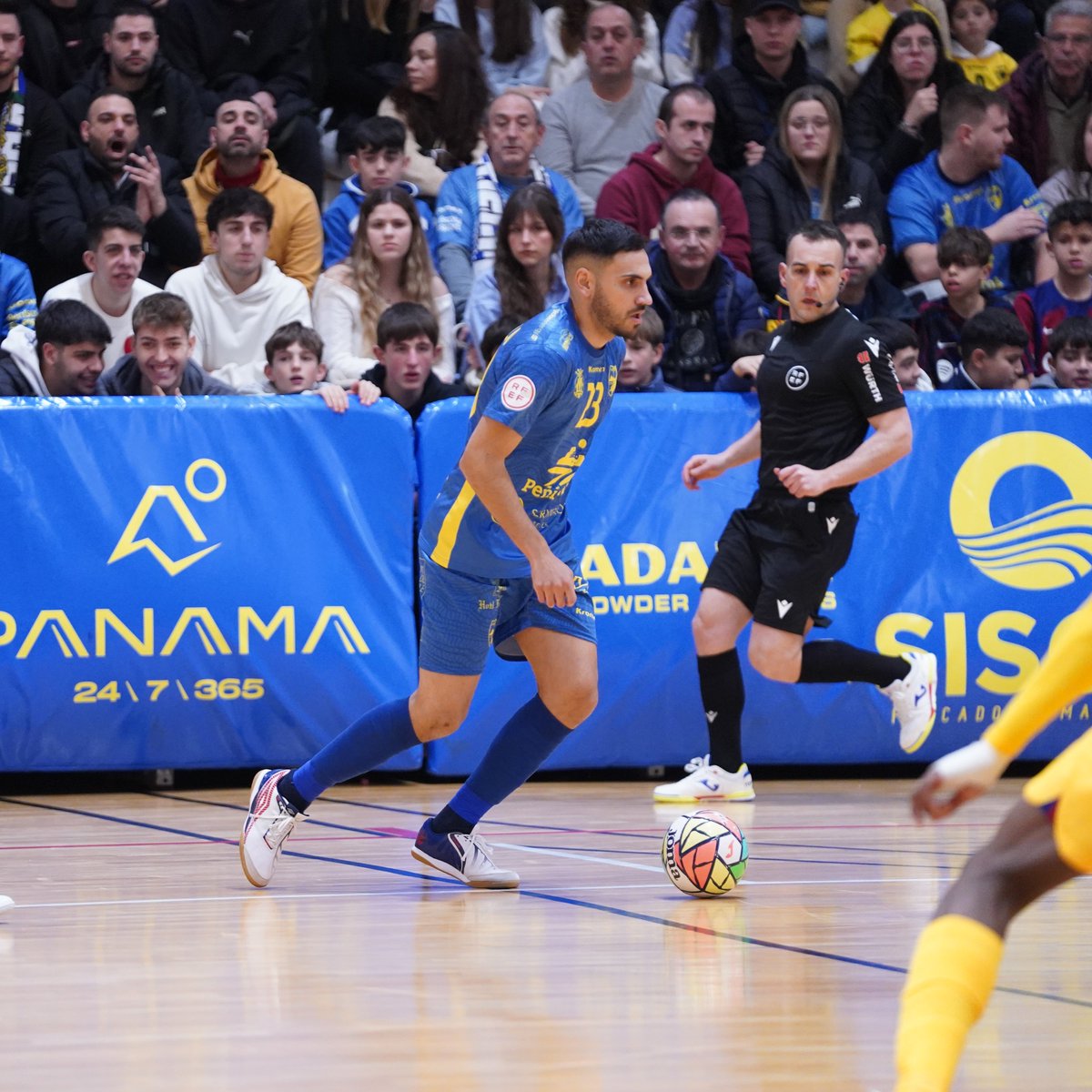 peniscolafs's tweet photo. 🏥 Parte médico | @DiegoQuintela23 

Tras las pruebas realizadas, el jugador gallego padece una rotura completa del ligamento cruzado anterior de la rodilla derecha.

Conocido el alcance de la lesión, se ha llegado a un acuerdo para su renovación por una temporada más. 

¡Mucho ánimo! 💙