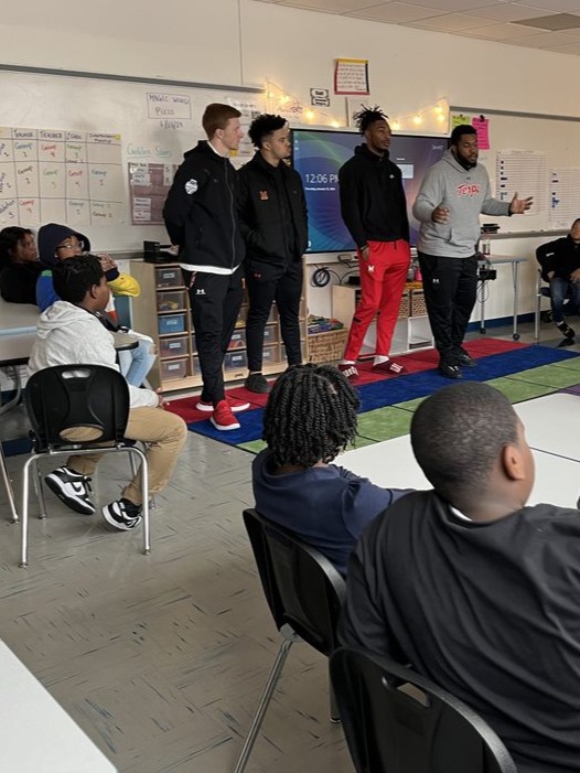 When kids are excited about reading, they read more. And when they read more, they succeed. Thanks to @TerpsFootball & @OneMarylandNIL for bringing reading joy to our students at @VanNessPTO! These amazing student-athletes are putting their commitment to service into action!