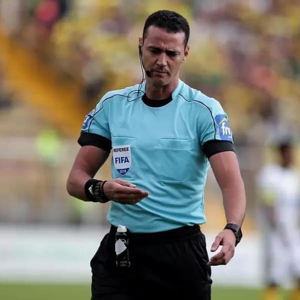 pitazo_finall's tweet photo. 📌 Esto es lo que ganarán los árbitros en Colombia durante este 2024. Vale recordar que se les paga por partido dirigido. 

Árbitro: $2’735.000
Asistentes: $1’914.000
VAR: $1’914.000
AVAR: $1’ 370.000
4° árbitro: $276.000

¿Te parece justo?🤔 https://t.co/HqHqqfgWKP