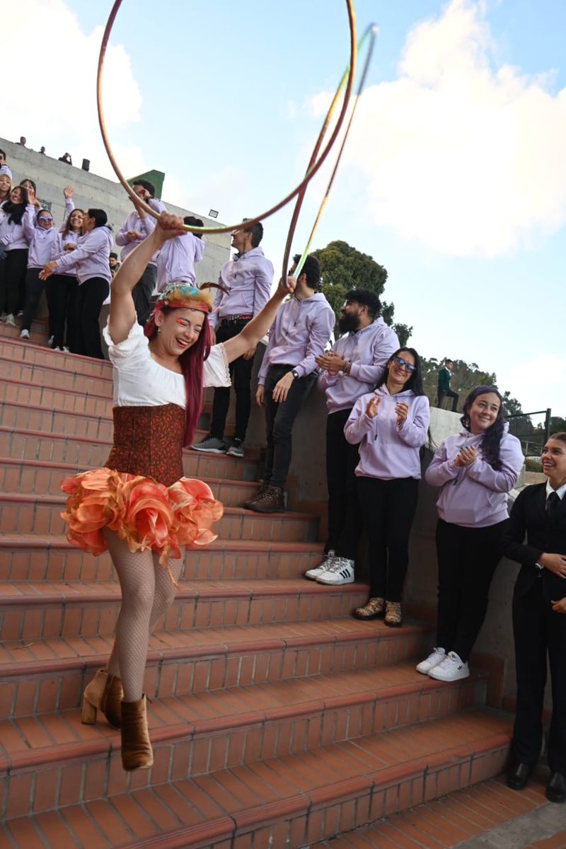Deidamiapiensa's tweet image. #DeRegresoAlCole 
El primer día de clases en colegios oficiales y privados del distrito capital. 
Bienvenidos cientos de niños,niñas, adolescentes y jóvenes a las instituciones educativas. 
Escuelas Como Territorios de Paz #RedEsPaz @Educacionbogota