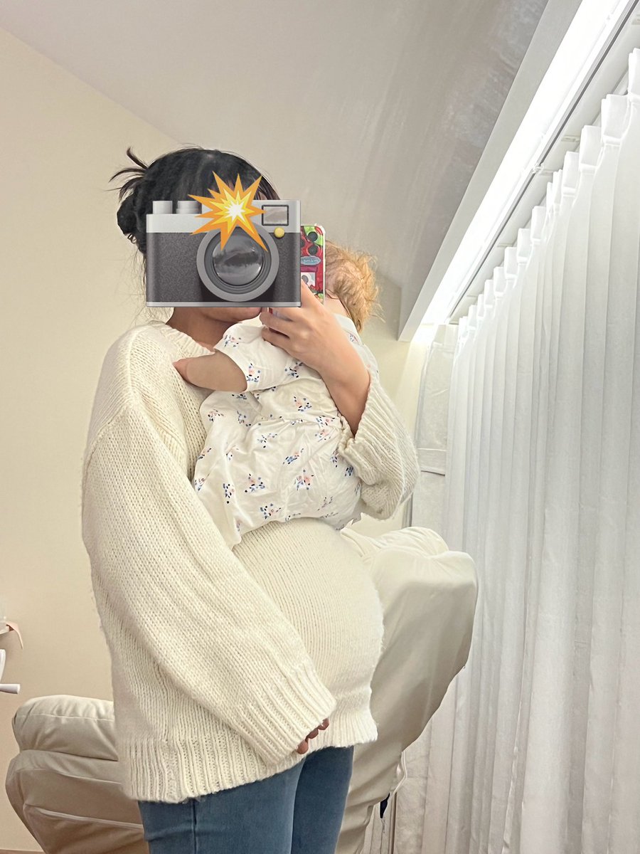 SunnyBabyMoon11's tweet photo. 怀里抱着一个崽 肚子里还有俩 https://t.co/PzLHyA8f59