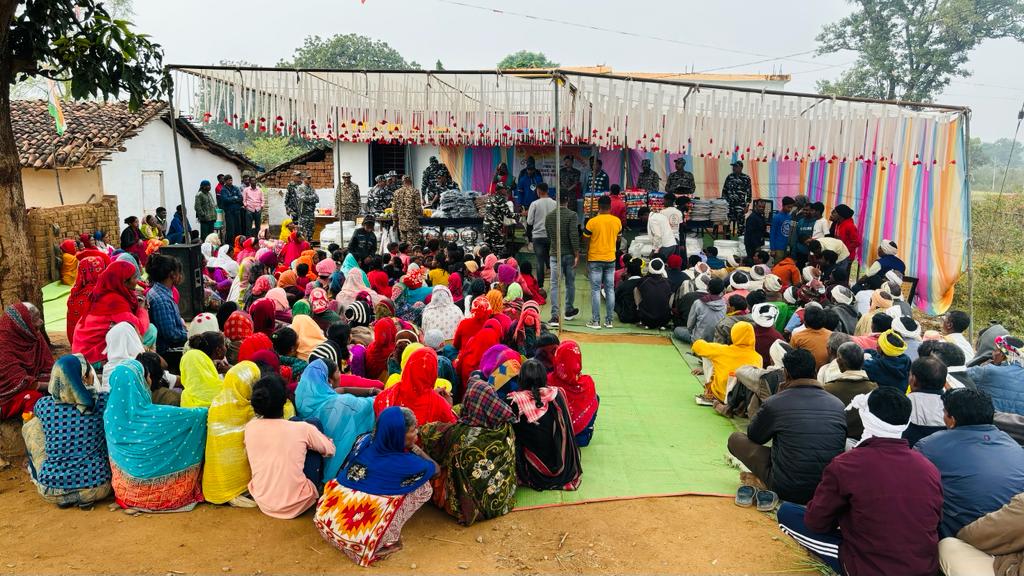 007bn_CRPF's tweet photo. CIVIC ACTON PROGRAM BY 7BN CRPF
@HMOIndia @crpfindia @CentreCrpf @MPSECTORCRPF @CSIGCRPF #peacekeepersofthenation https://t.co/x2fqNF3JOx