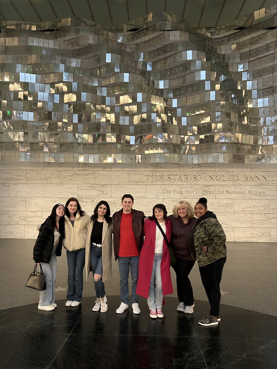 A group of UPIKE students took on Washington, d.c. at the Inside Washington Seminar. It was an amazing experience for all.🏛️
#TWCinternships #washingtondc