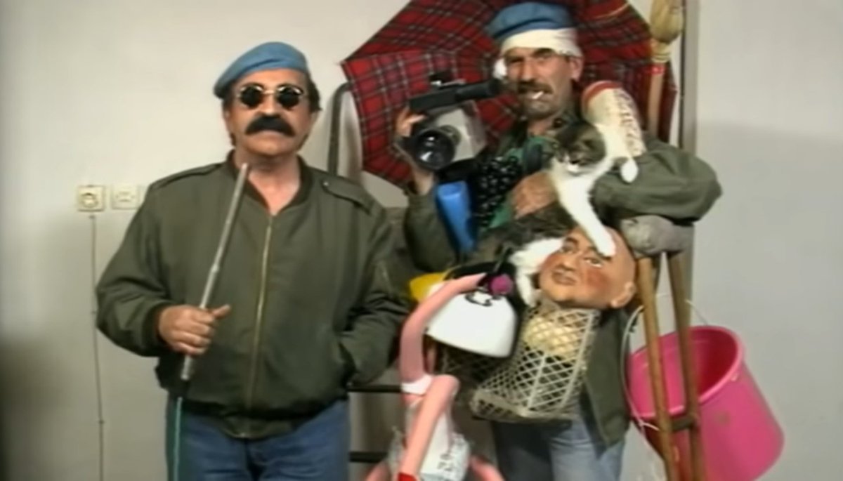 Bir zamanlar, dünyanın dört bir yanından haber bildiren bu muhabir beyefendi ve kameramanını kimler hatırlar? 📺