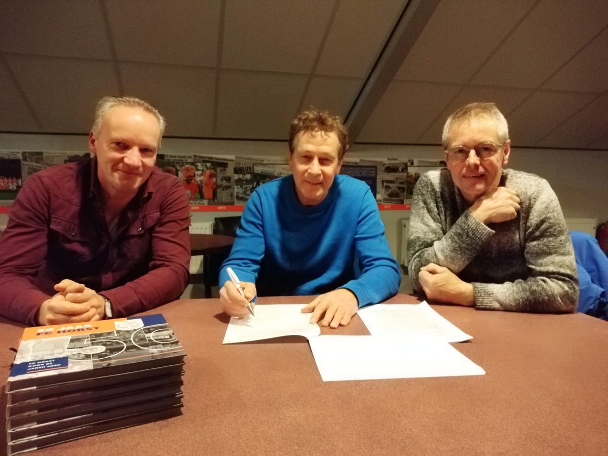 PeterEpe3's tweet photo. Heel blij met mijn nieuwe uitdaging bij de A-selectie van @horstfc! Samen met John Martens (@JohnMar16855786) ga ik in het nieuwe seizoen aan de slag met de talentvolle groep om de ambities van FC Horst waar te maken. We gaan er iets moois van maken! https://t.co/q8iCuWXME5