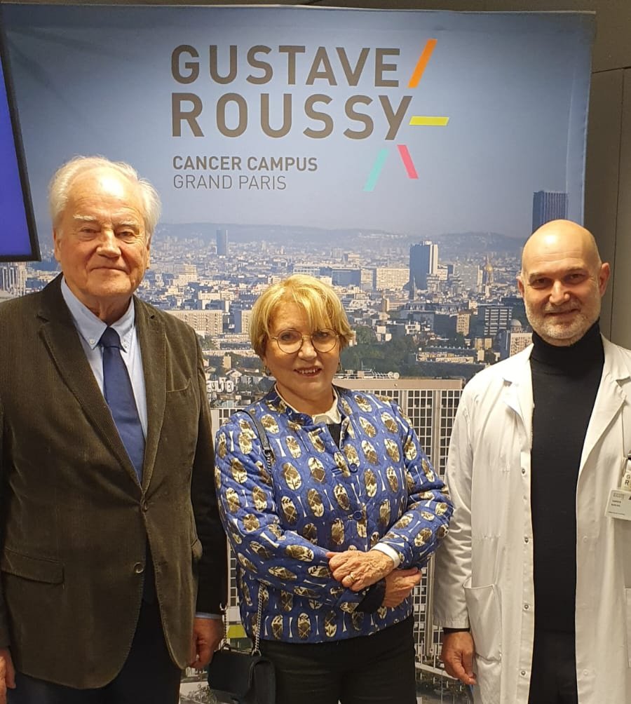 ChCambon's tweet photo. A l'institut @GustaveRoussy pour les vœux du Pr @barlesi, pour soutenir le 1er centre européen du traitement du cancer. Bientôt s'élèvera à Villejuif le plus grand centre Européen de recherche pour vaincre enfin cette terrible maladie. https://t.co/LQDh0meiUo