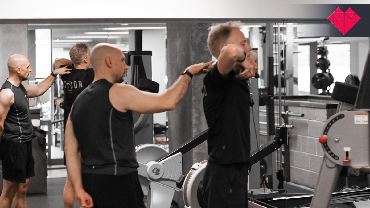 FitIndEdu's tweet photo. 🏋️♂️ Master the Upright Row with Shoulder Retraction! It's the secret for effective muscle engagement, shoulder safety, improved posture, and spinal health. Pull back, lift right, and feel the difference! 💪🌟 #FitnessTips #ShoulderSafety #PerfectPosture #StrongLifts 🚀✨ https://t.co/19DKnZtlZC