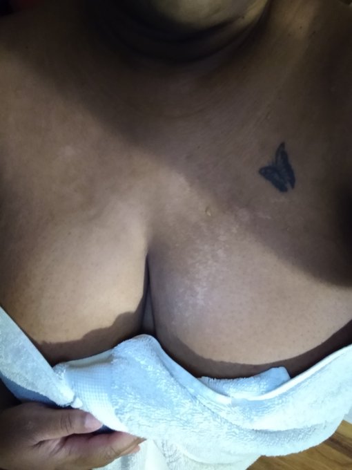 Up early. Morning walk and a shower. https://t.co/gNC1NXAkRS<a href="/tag/bbw"class="tags"><span>#bbw</span></a><a href="/tag/bigboobs"class="tags"><span>#bigboobs</span></a><a href="/tag/busty"class="tags"><span>#busty</span></a><a href="/tag/onlyfans"class="tags"><span>#onlyfans</span></a>