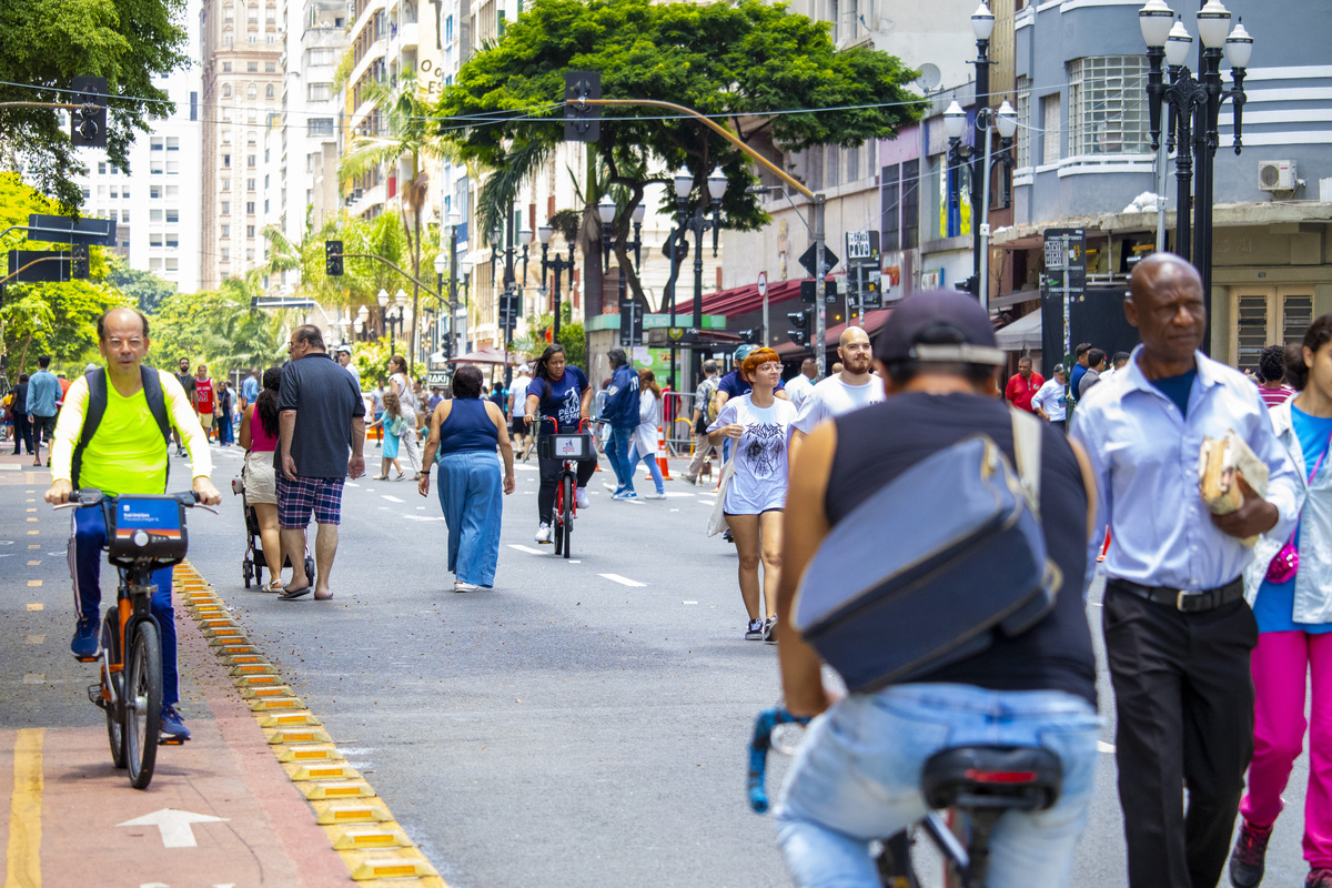 prefsp's tweet photo. Nosso teste na Av. São João foi um sucesso! 💯✅

A proposta de inclusão da Av. São João no #ProgramaRuasAbertas está em debate até o dia 08/02 através de uma consulta pública, queremos a sua opinião: https://t.co/Nx0DyNnwvP

#CidadeDeSãoPaulo #PrefSP #Vote #TurismoSP