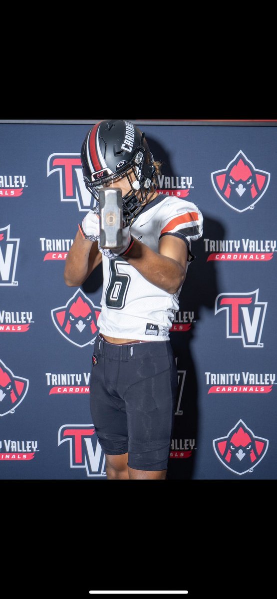 Jhambrick_6's tweet photo. #AGTG Bet on yourself when nobody will … COMMITTED!! #Valleyboys https://t.co/TVayh334Xt