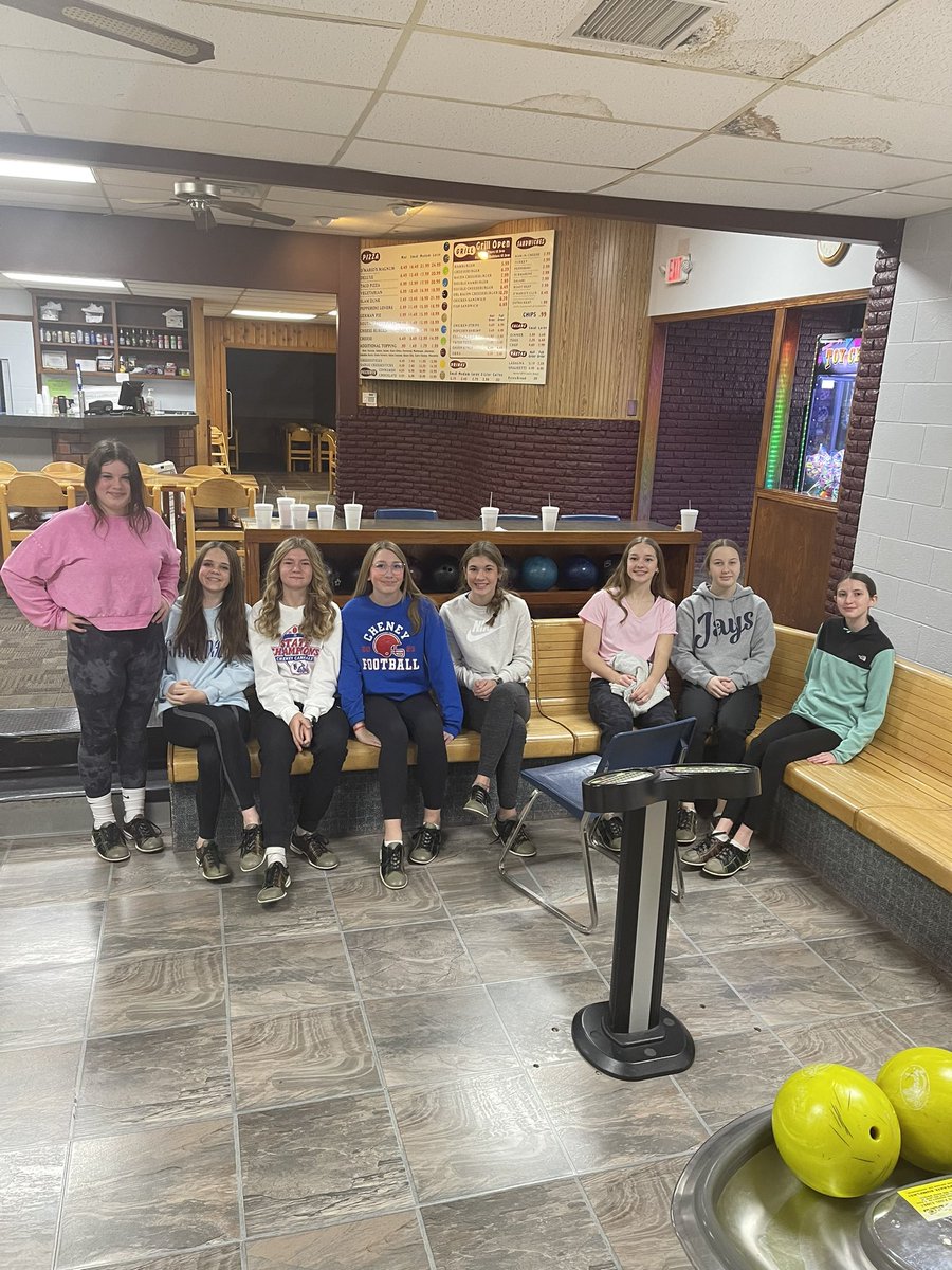 First group of 8th grade students <a href="/DmariosPizza/">D'mario's Pizza</a> for the DARE celebration. Thanks for hosting and thanks to chief Winter for organizing. #268great