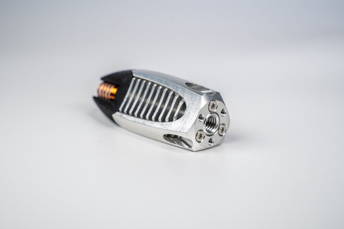 plasmics3d's tweet photo. Plasmics INo Trident 🚀
The innovation of INo Trident hotend is that instead of using conventional resistance heating cartridges, we use a modulated magnetic field to convert energy into heat. 

Available now at https://t.co/MdWNjX9m3z 

#3dprinting #techinnovation #hotend https://t.co/bJfA4GS2mD