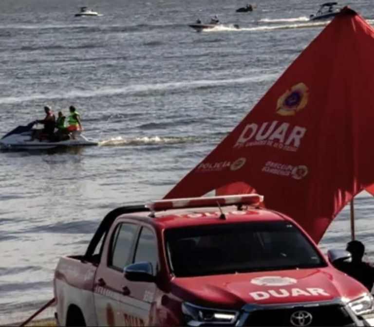 Haceinstantes's tweet image. 🔴#Córdoba: buscan a un hombre que cayó de una moto de agua en #Embalse.

Los detalles👉ow.ly/t8TV50Qtb4I