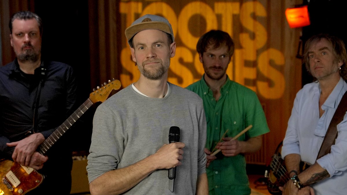 Deze avond speelt Het Zesde Metaal op uw tv. Twee nummers uit de nieuwe plaat en ook een heel speciale belpop-cover.

Om 19u40 op VRT Canvas en om 23u45 op VRT 1. De uitzending staat ook op <a href="/vrtmaxbe/">VRT MAX</a> .