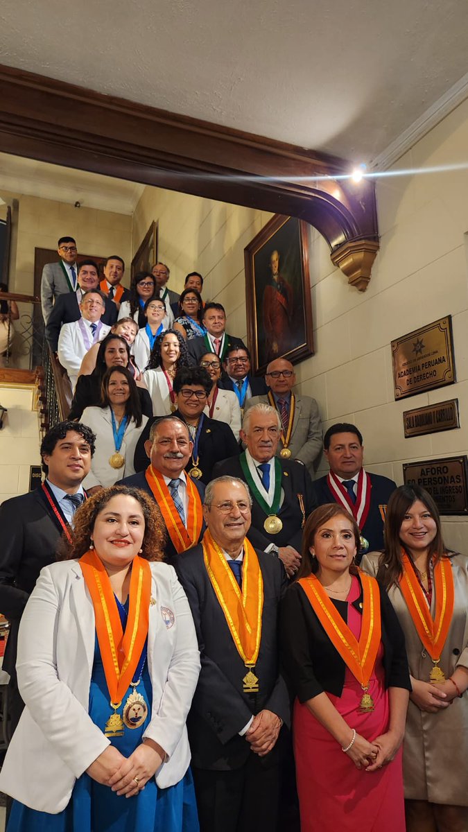 ColiturLima's tweet photo. #COLITURLIMA participó de la juramentación de la nueva Junta Directiva de CONREDE Lima, liderada por la Mg. Maria Isabel Portuguez Cuya como Presidenta, Dr.Cesar Humberto Bazán Naveda como Vicepresidente, Lic. Jessica Huamán Vilca como Tesorera y Blga.Massiel Regal Alcalde, vocal https://t.co/fNT09FICEW